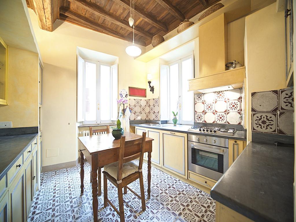 Charming Trastevere Apartment Рим Экстерьер фото