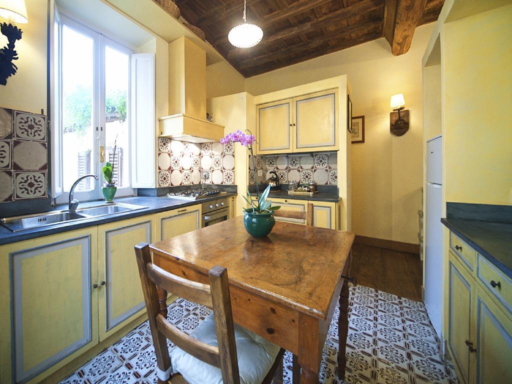 Charming Trastevere Apartment Рим Экстерьер фото