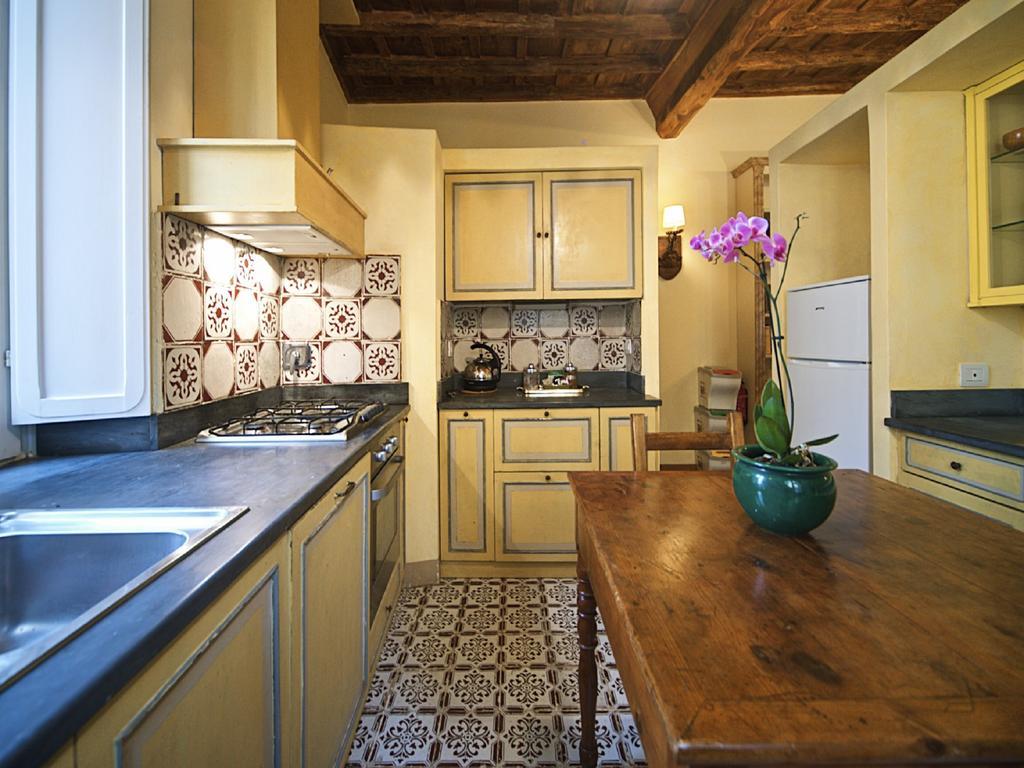 Charming Trastevere Apartment Рим Экстерьер фото