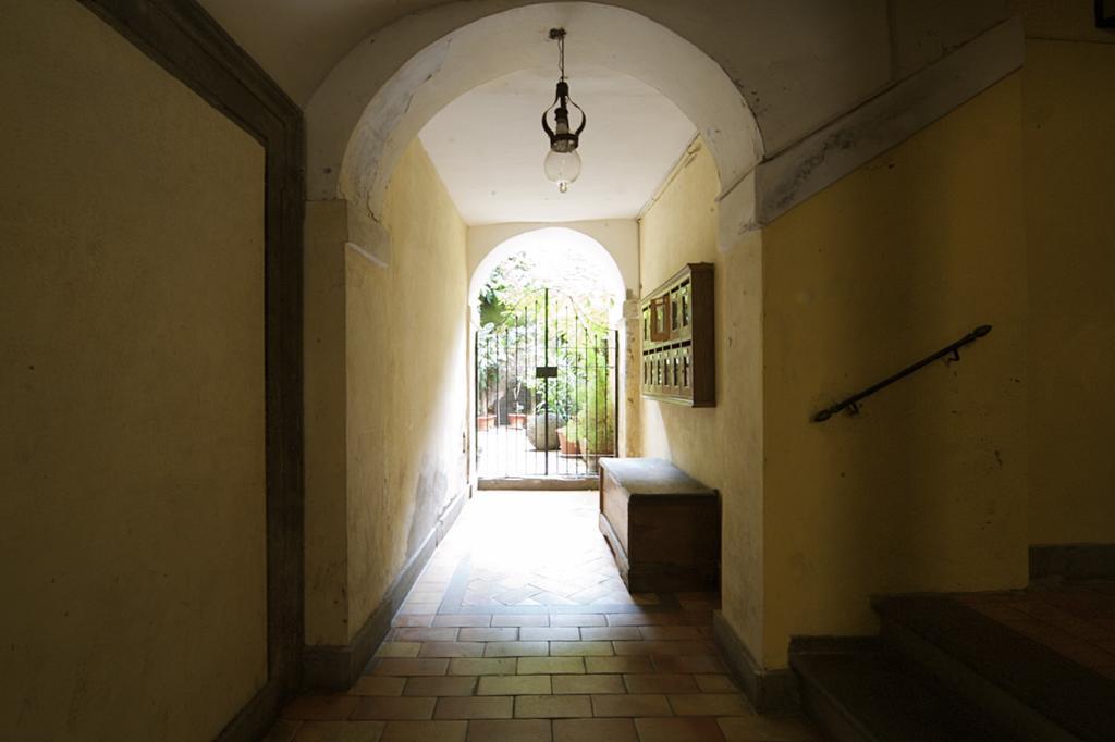 Charming Trastevere Apartment Рим Экстерьер фото