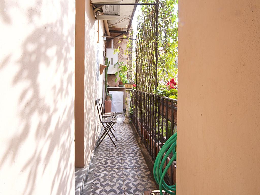 Charming Trastevere Apartment Рим Экстерьер фото