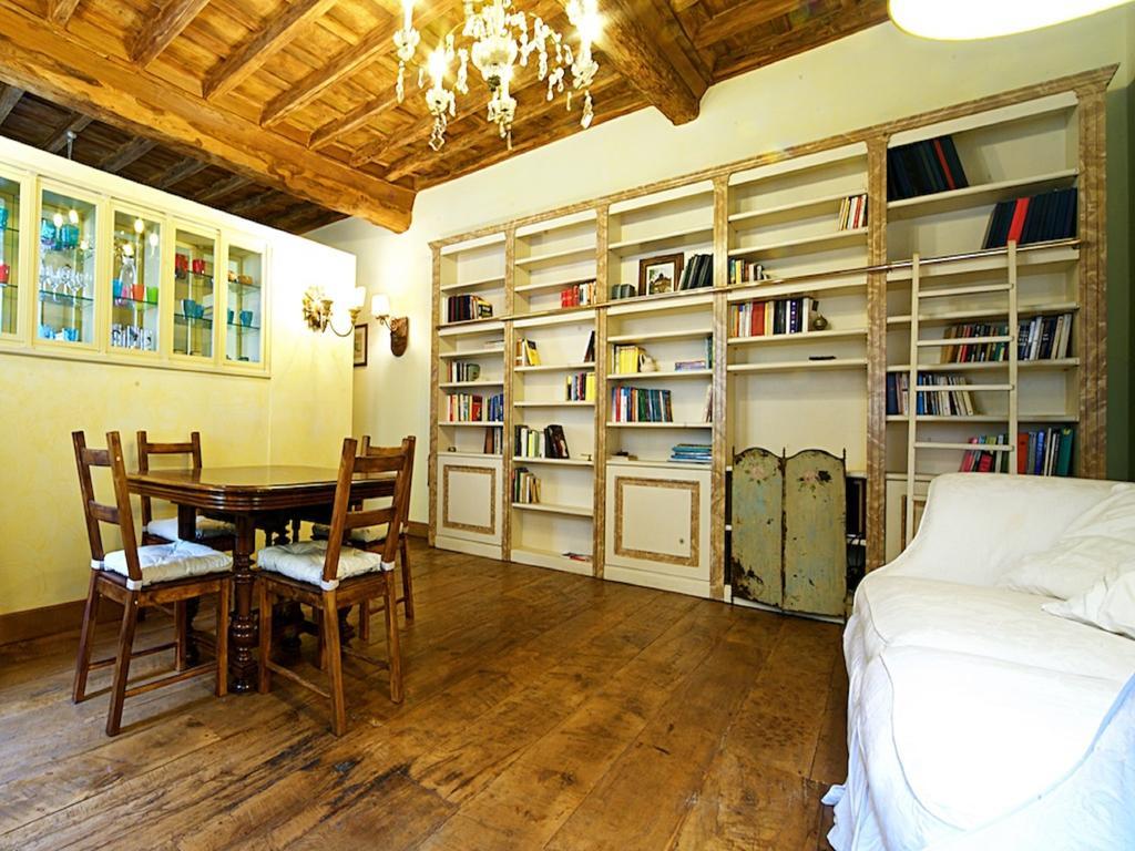 Charming Trastevere Apartment Рим Экстерьер фото
